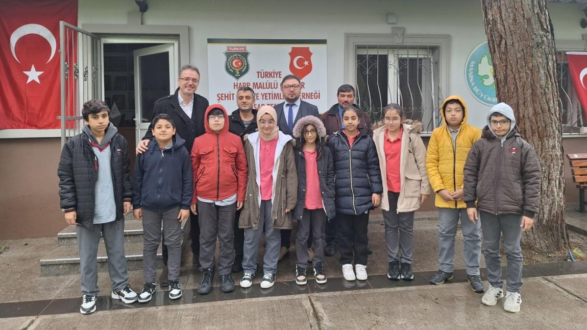 Okulumuz Türkiye Harp malulü Gaziler Şehitler Akhisar Derneğine ziyarette edildi.